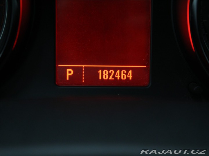 Opel Astra 1,6 i 85kW AT 1.maj. ČR 2011