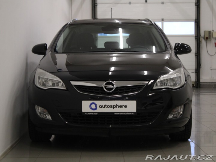 Opel Astra 1,6 i 85kW AT 1.maj. ČR 2011