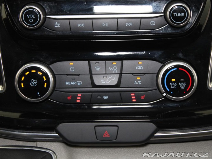 Ford Tourneo Custom 2,0 TDCi Titanum X 8-míst 2021