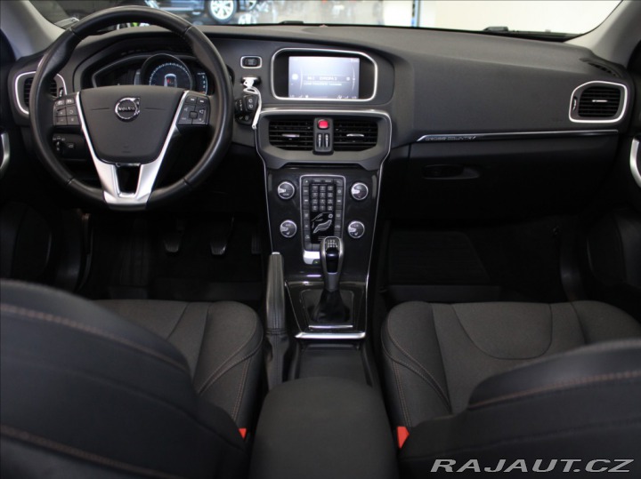 Volvo V40 2,0 D3 110kW Cross Countr 2017
