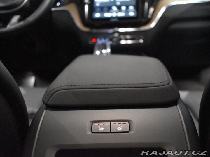 Volvo XC60 2,0 B5 AWD PLUS 2025