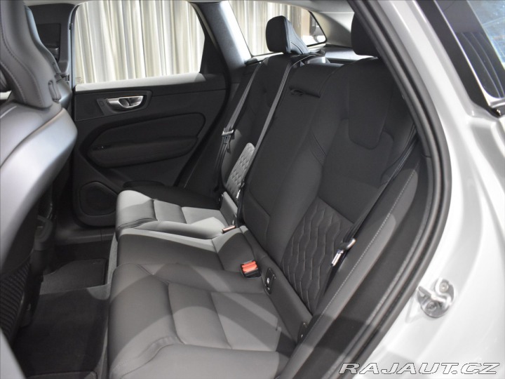 Volvo XC60 2,0 B5 AWD PLUS 2025