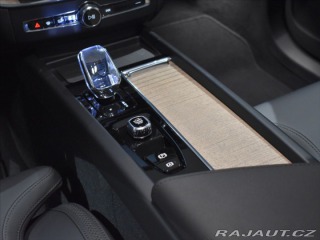 Volvo XC60 2,0 B5 AWD PLUS 2025