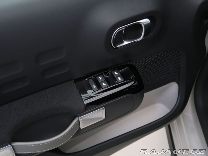 Citroën C3 1.2PureTech,61kW,SHINE,MA 2022