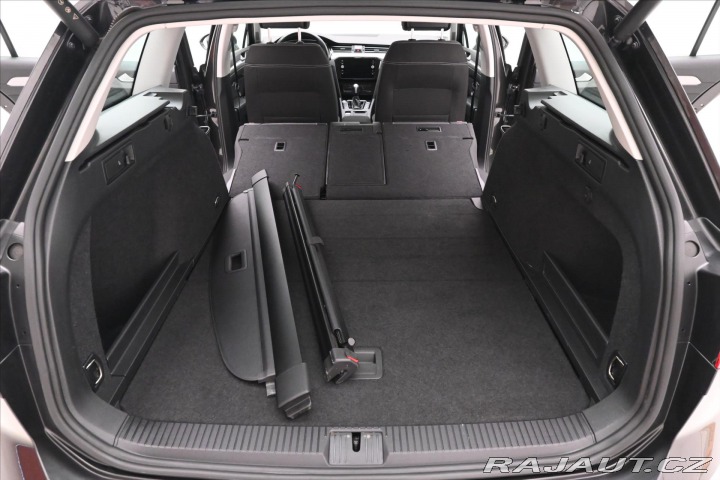 Volkswagen Passat 2,0 TDI 110kW DSG Busines 2024