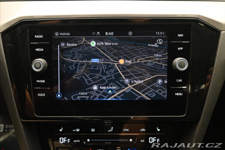 Volkswagen Passat 2,0 TDI 110kW DSG Busines 2024