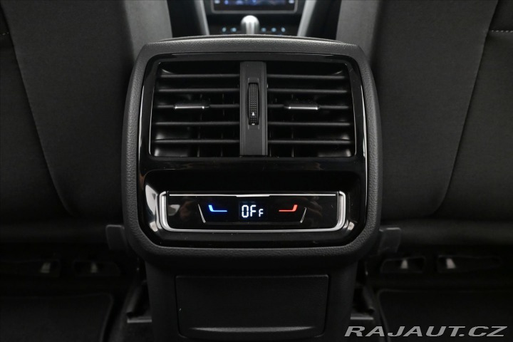 Volkswagen Passat 2,0 TDI 110kW DSG Busines 2024