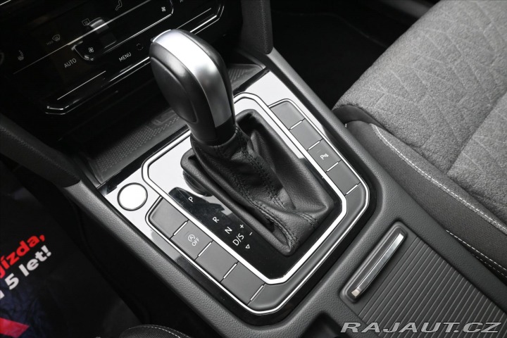 Volkswagen Passat 2,0 TDI 110kW DSG Busines 2024