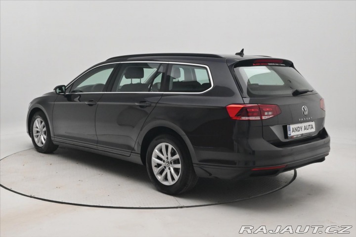 Volkswagen Passat 2,0 TDI 110kW DSG Busines 2024