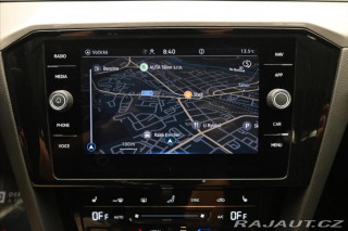 Volkswagen Passat 2,0 TDI 110kW DSG Busines 2024