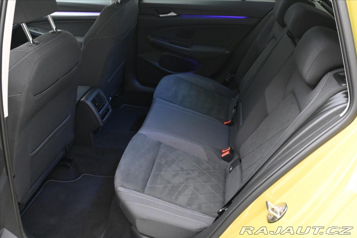 Volkswagen Golf 2,0 TDI 110kW Life Záruka 2022