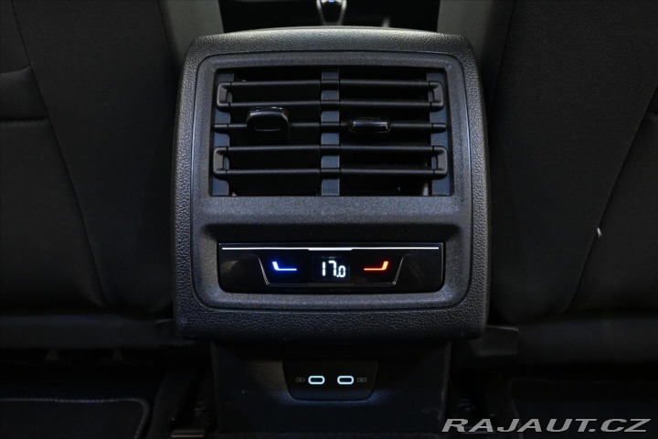 Volkswagen Golf 2,0 TDI 110kW Life Záruka 2022