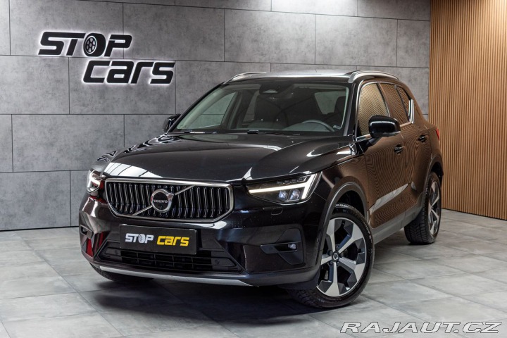 Volvo XC40 B4 AWD KAMERY360*HARMAN*Č 2023