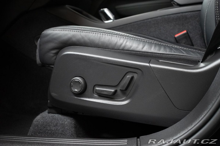 Volvo XC40 B4 AWD KAMERY360*HARMAN*Č 2023