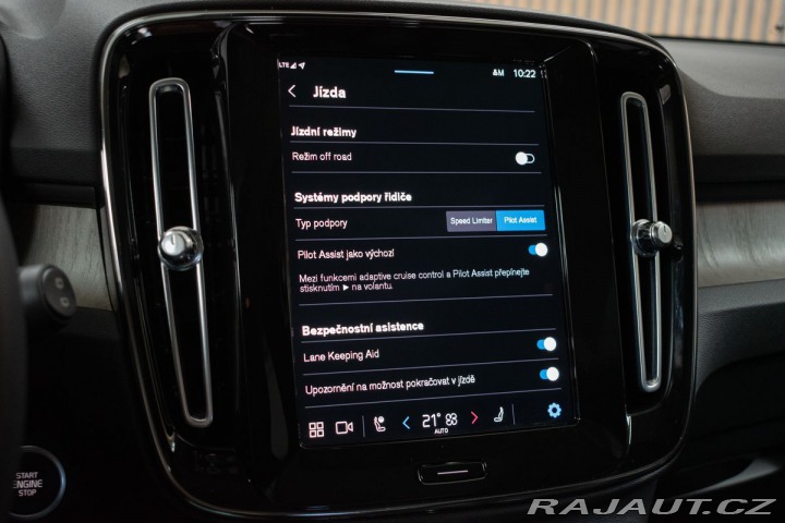Volvo XC40 B4 AWD KAMERY360*HARMAN*Č 2023