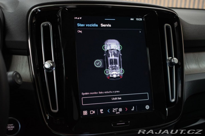 Volvo XC40 B4 AWD KAMERY360*HARMAN*Č 2023