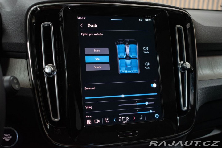 Volvo XC40 B4 AWD KAMERY360*HARMAN*Č 2023