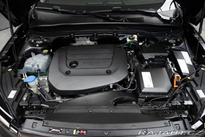 Volvo XC40 B4 AWD KAMERY360*HARMAN*Č 2023