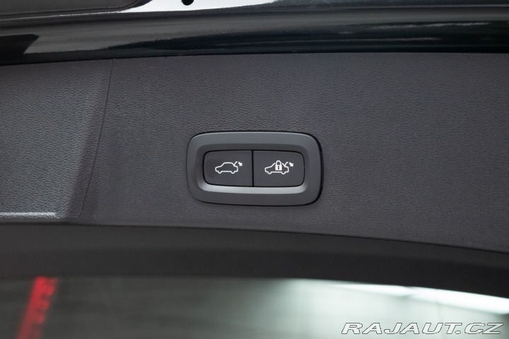 Volvo XC40 B4 AWD KAMERY360*HARMAN*Č 2023