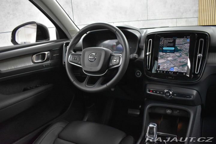 Volvo XC40 B4 AWD KAMERY360*HARMAN*Č 2023