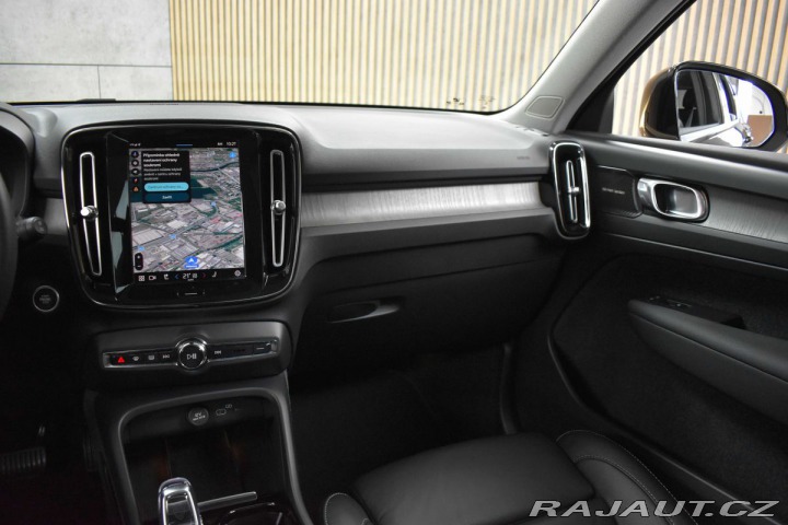 Volvo XC40 B4 AWD KAMERY360*HARMAN*Č 2023