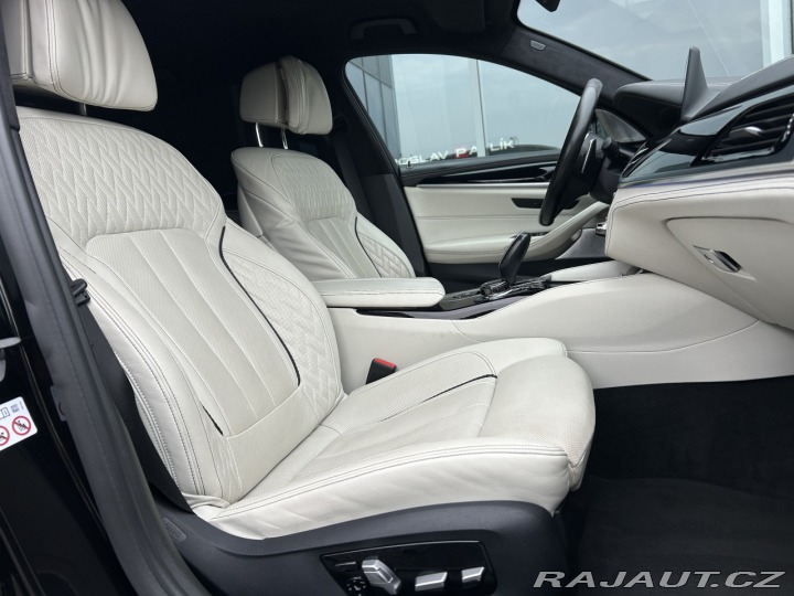 BMW 5 5M550i xDrive G30 2017