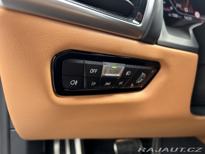 BMW 8 8M850i xDrive Coupe MSpor 2021