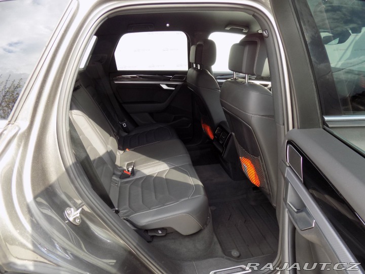 Volkswagen Touareg 3.0TDI/R-Line/4x4/AT/Matr 2018