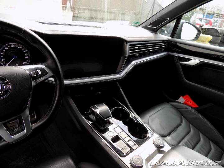 Volkswagen Touareg 3.0TDI/R-Line/4x4/AT/Matr 2018