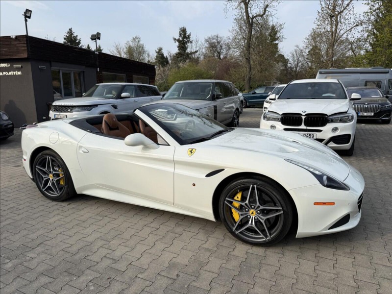 Ferrari California T 3,9 V8 412 kW