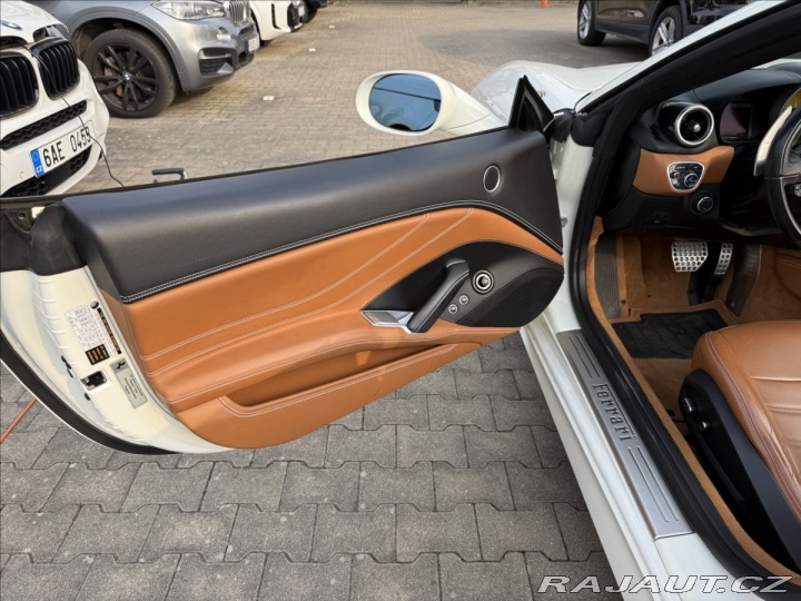 Ferrari California T 3,9 V8 412 kW 2017
