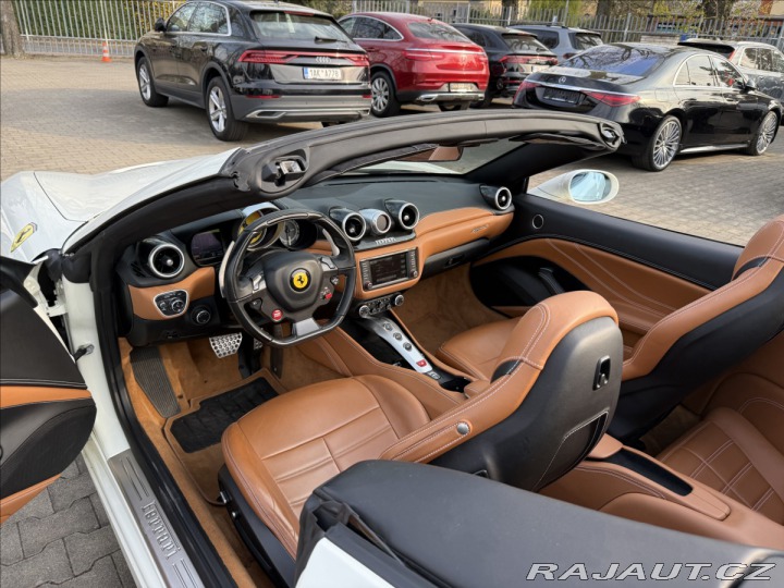 Ferrari California T 3,9 V8 412 kW 2017