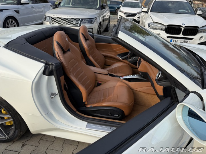 Ferrari California T 3,9 V8 412 kW 2017