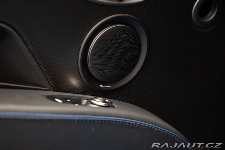 Aston Martin DBS  2023