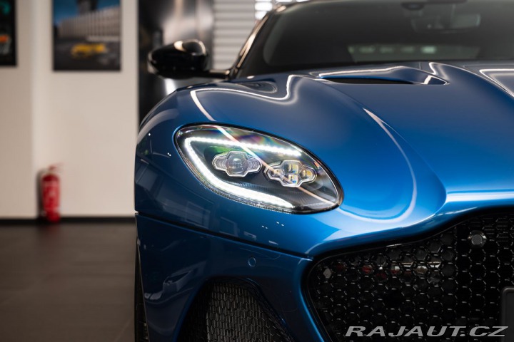 Aston Martin DBS  2023