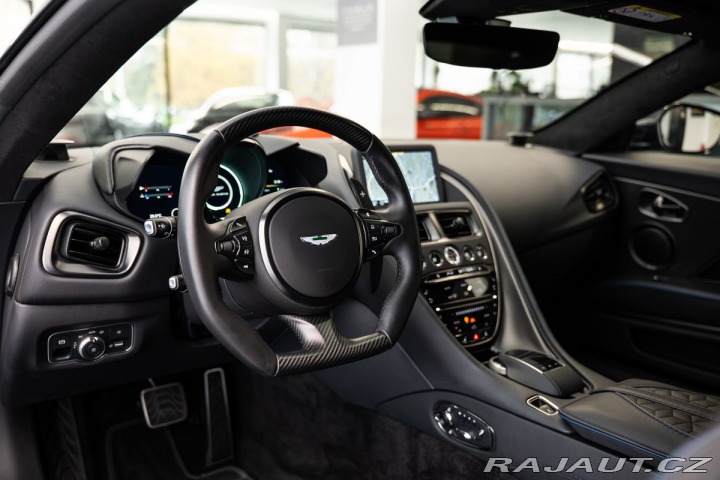 Aston Martin DBS  2023