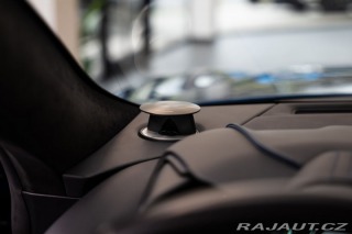 Aston Martin DBS 2023