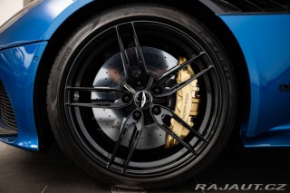 Aston Martin DBS 2023