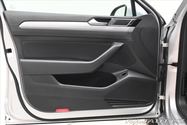 Volkswagen Passat 2,0 TDI 110kW Business Zá 2020