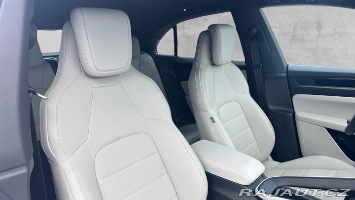 Porsche Macan 4 2025