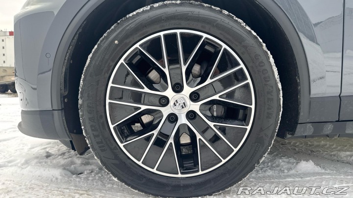 Porsche Macan 4 2025