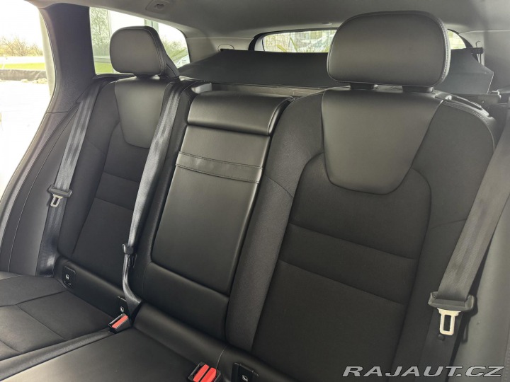 Volvo V60 T4 AUT*140kW*KeyLess*REZE 2020