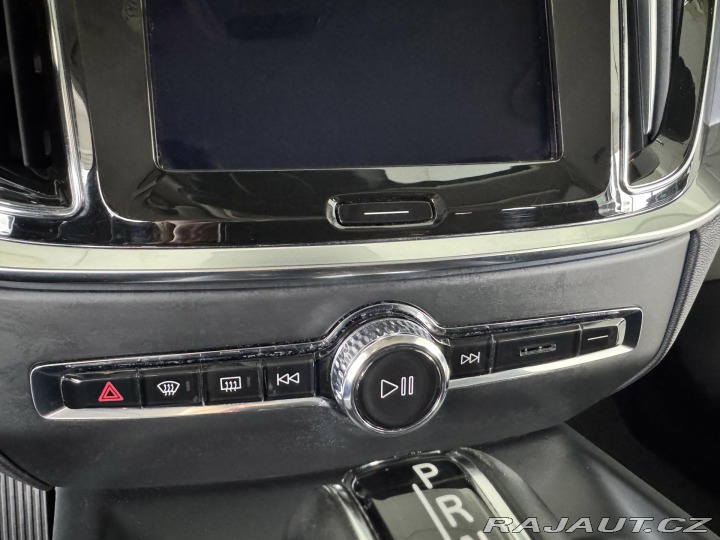 Volvo V60 T4 AUT*140kW*KeyLess*REZE 2020