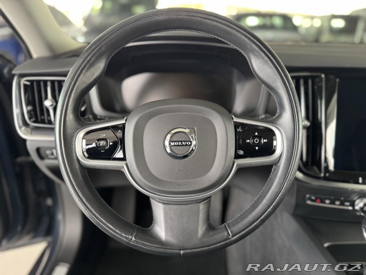Volvo V60 T4 AUT*140kW*KeyLess*REZE 2020