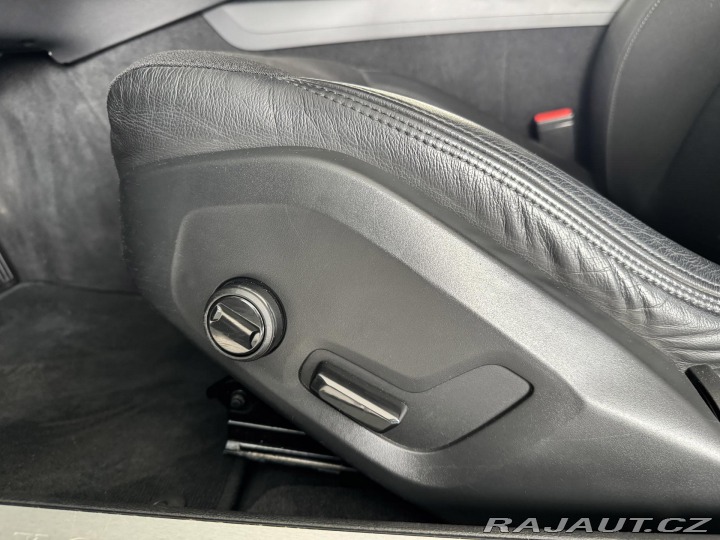 Volvo V60 T4 AUT*140kW*KeyLess*REZE 2020