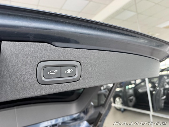 Volvo V60 T4 AUT*140kW*KeyLess*REZE 2020
