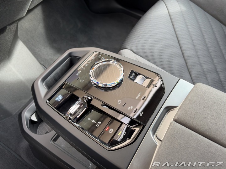 BMW iX xDrive60 1800