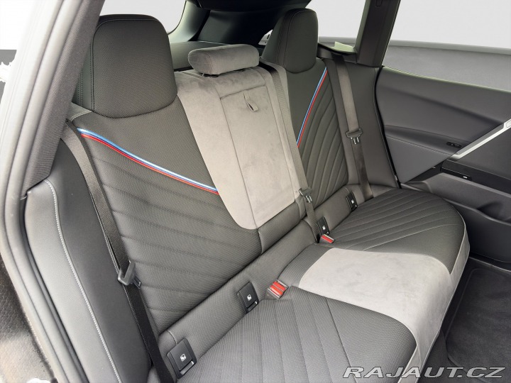 BMW iX xDrive60 1800