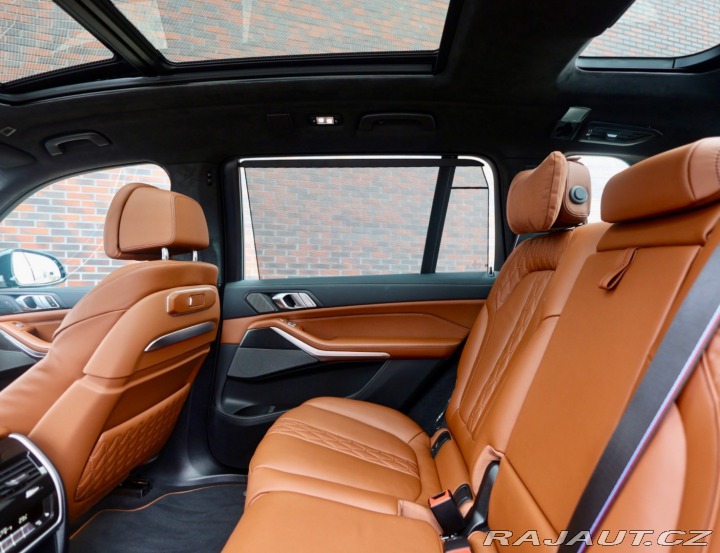 BMW X7 ALPINA XB7 4.4 V8 Skylou 2023