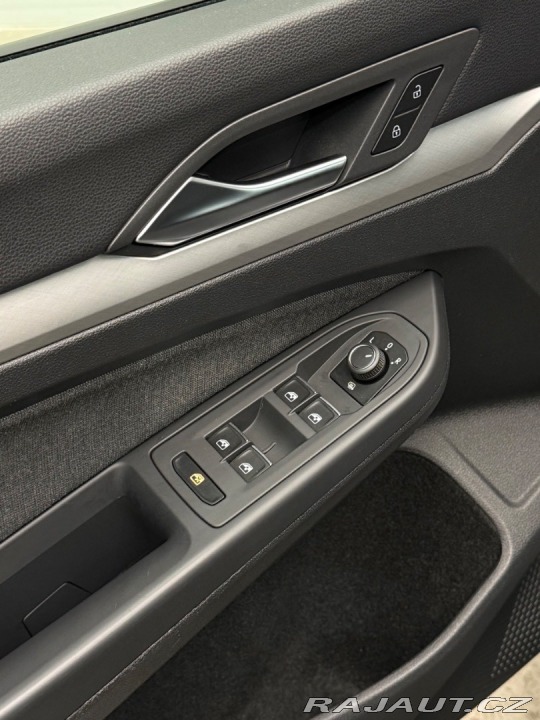 Volkswagen Golf 2.0 TDI Life 1.Majiteľ S 2024